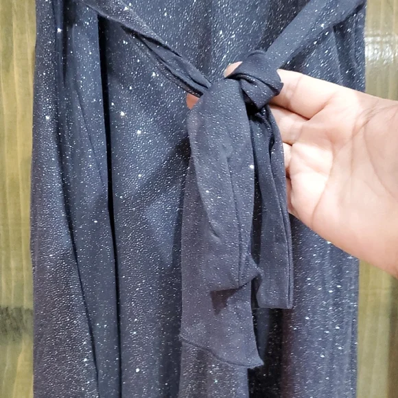 Elegant Gray Sleeveless Dress - Picture 7 of 9